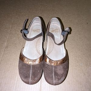 Dansko clogs, Dansko Skze 37 (Women's Size 7)
